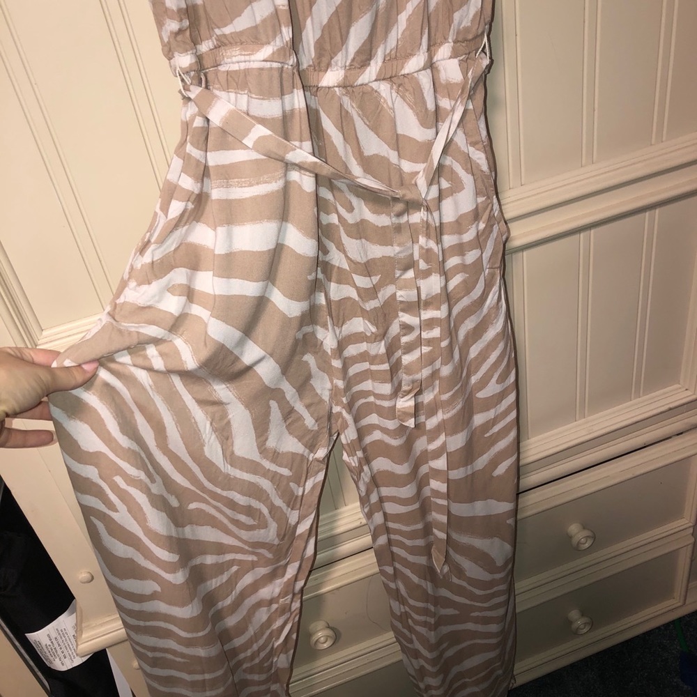 Romper - Picture 2 of 3